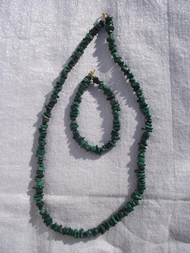 belle Parure en malachite, Enlèvement ou Envoi, Comme neuf, Vert, Pierre ou Minéral