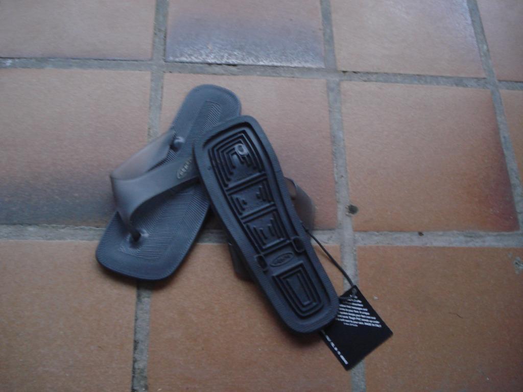 Nouvelles tongs sensorielles noires, taille 37, livraison gr, Neuf, Sensi 37, Envoi, Sandales de bain