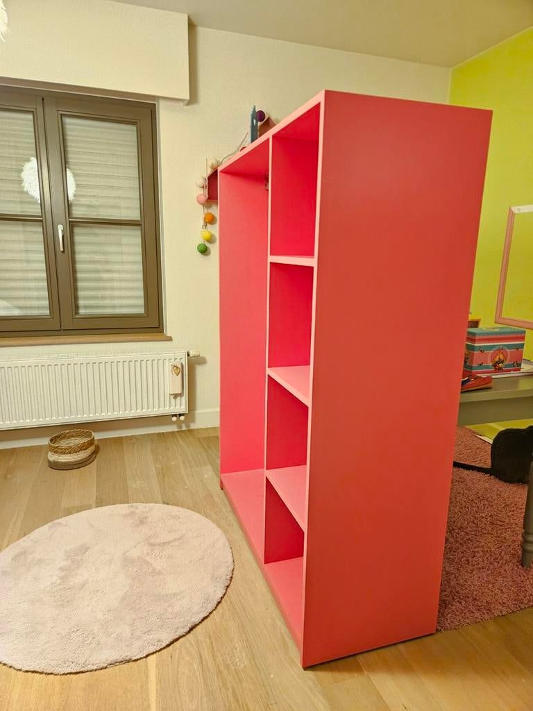 Kast in mdf op wielen., Ophalen