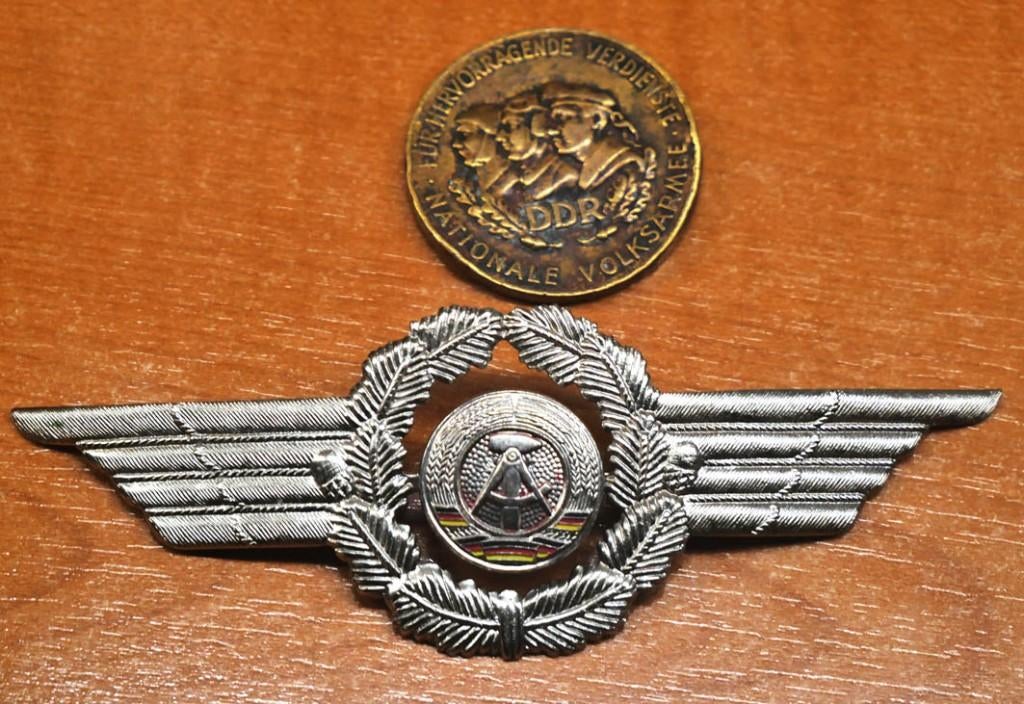 DDR SPULLEN, Verzamelen, Militaria | Algemeen, Ophalen of Verzenden, Overige soorten, Embleem of Badge