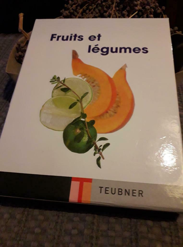 Livre de cuisine FRUITS & LEGUMES TEUBNER, Livres, Livres de cuisine, Comme neuf, Enlèvement ou Envoi