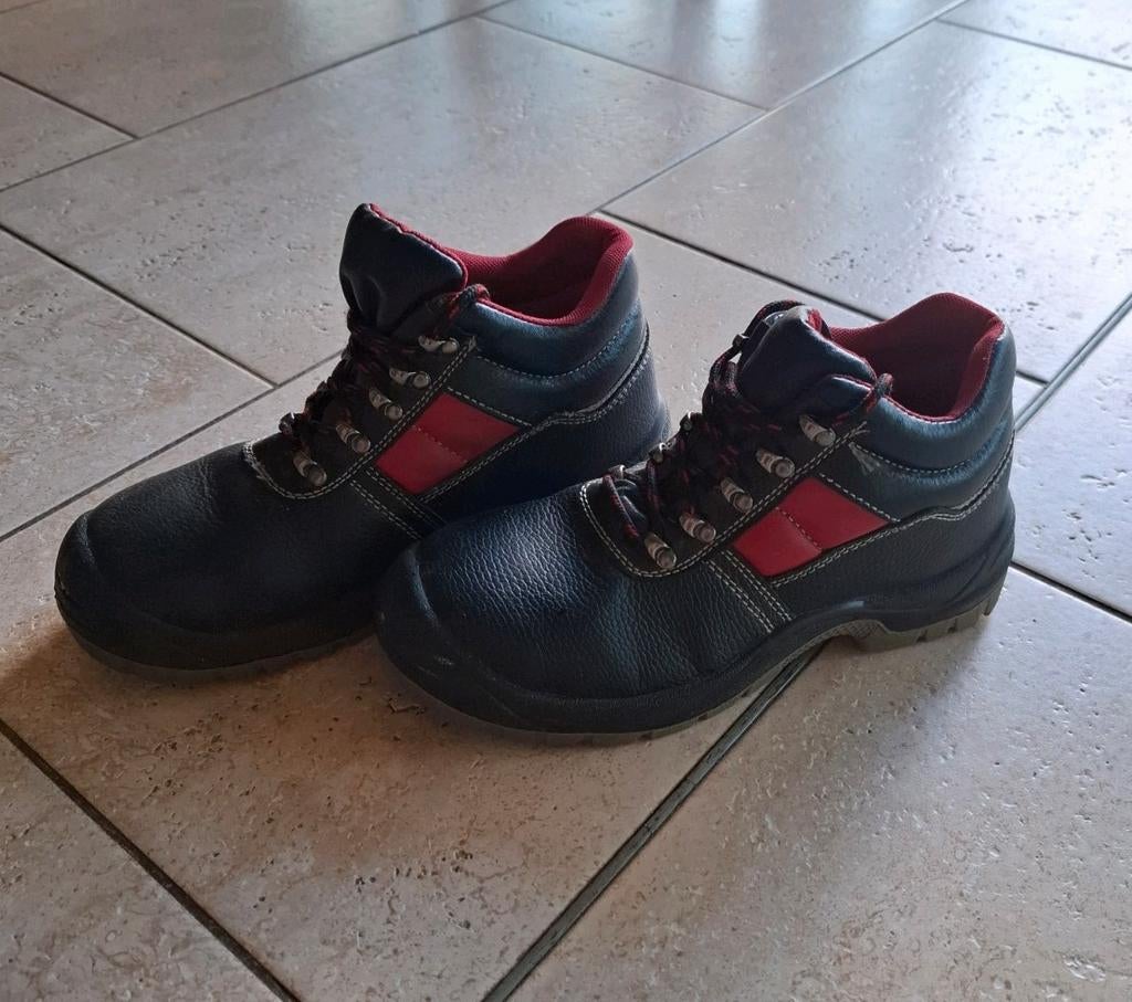 Veiligheidsschoenen maat 40, Ophalen, Zo goed als nieuw