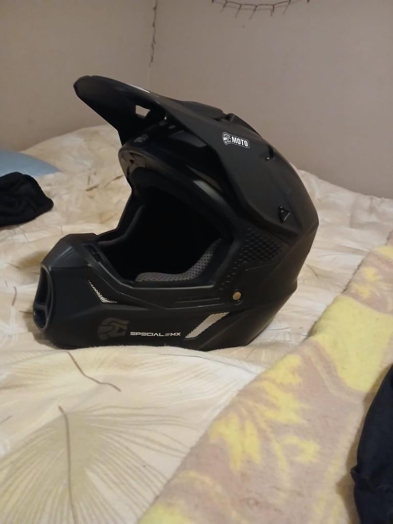 Crossmotor helm fc moto, Motoren, Ophalen, Nieuw zonder kaartje, Kinderen