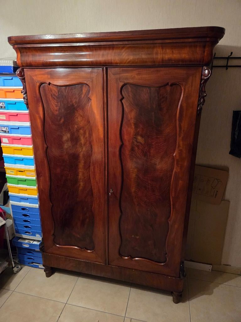 Garde robe robuste en acajou., Maison & Meubles, 25 à 50 cm, Comme neuf, 100 à 150 cm, Avec tiroir(s)