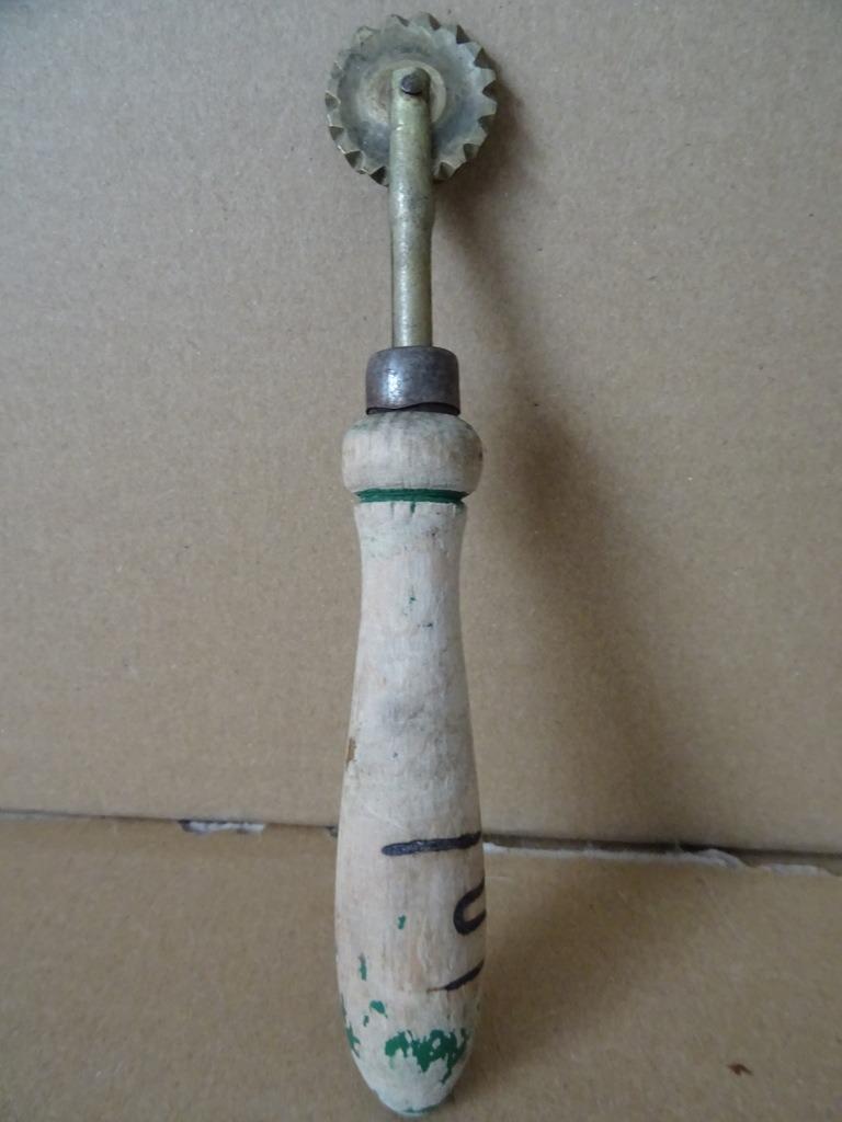 Vintage deegwiel deegwieltje antiek deegsnijder kartelwiel, Hobby en Vrije tijd, Ophalen of Verzenden, Gebruikt, Overige typen