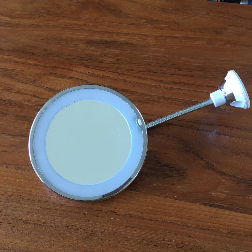Make-up vergrootspiegel met ledlicht en zuignap., Ophalen, Zo goed als nieuw