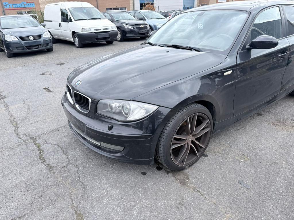 Bmw 118i 2,0 essence 236000km euro4 2009 distribution cassée, Achat, Entreprise, Boîte manuelle, 5 portes