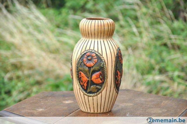 vase en platre art deco medaillon