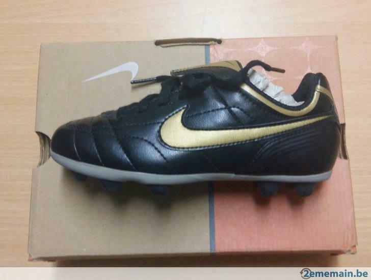 Chaussures de Foot Nike neuves, Ophalen of Verzenden, Nieuw, Jongen, Sportschoenen