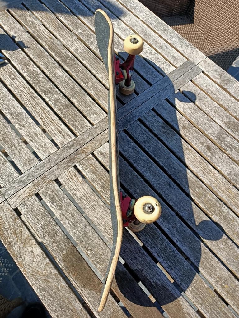 Brussels skateboard met thunder trucks, Enlèvement, Utilisé, Skateboard