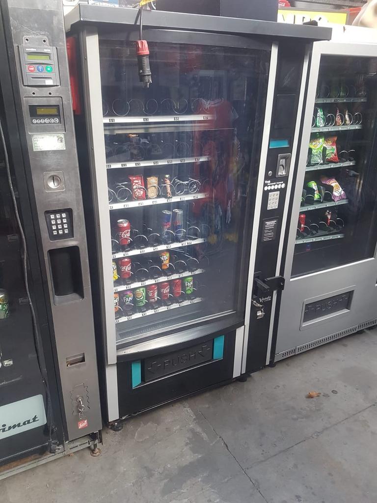 Frisdrank automaten  in alle soorten en maten, Ophalen