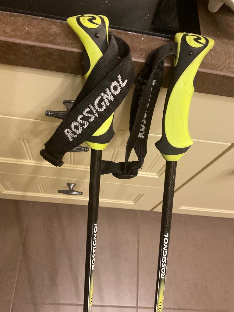 Carbon Skistokken Rossignol 125 cm, Sport en Fitness, Skiën en Langlaufen, Gebruikt, Stokken, Ski, Rossignol, Ophalen of Verzenden