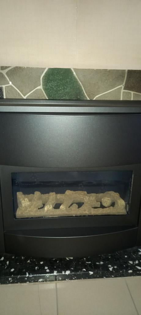 Nieuwe gaskachel, zwart mat, steen gratis erbij, Huis en Inrichting, Kachels, Ophalen, Nieuw, Gaskachel