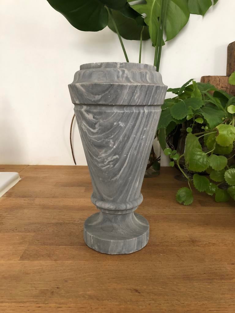 ANTIEKE GRAFVAAS IN MARMER NATUURSTEEN DECO TUIN, Enlèvement ou Envoi