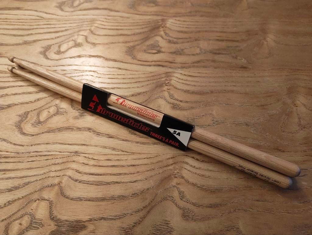 3 baguettes pour batterie marque DW (5A hickory acorn tip), Musique & Instruments, Enlèvement ou Envoi, Utilisé