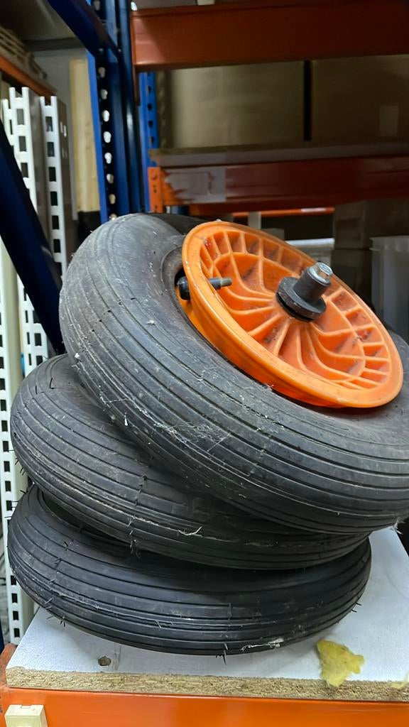 Kruiwagenwiel tubeless, Ophalen, Zo goed als nieuw