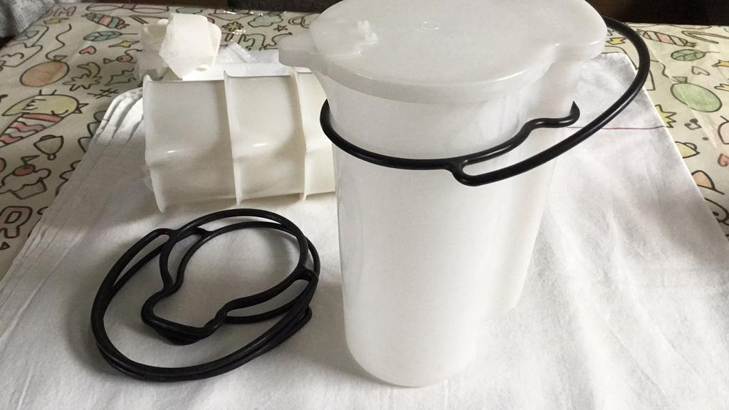 Melk kit 2 L tupperware, Ophalen of Verzenden
