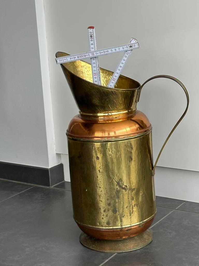 Cruche en cuivre, Enlèvement, Cuivre