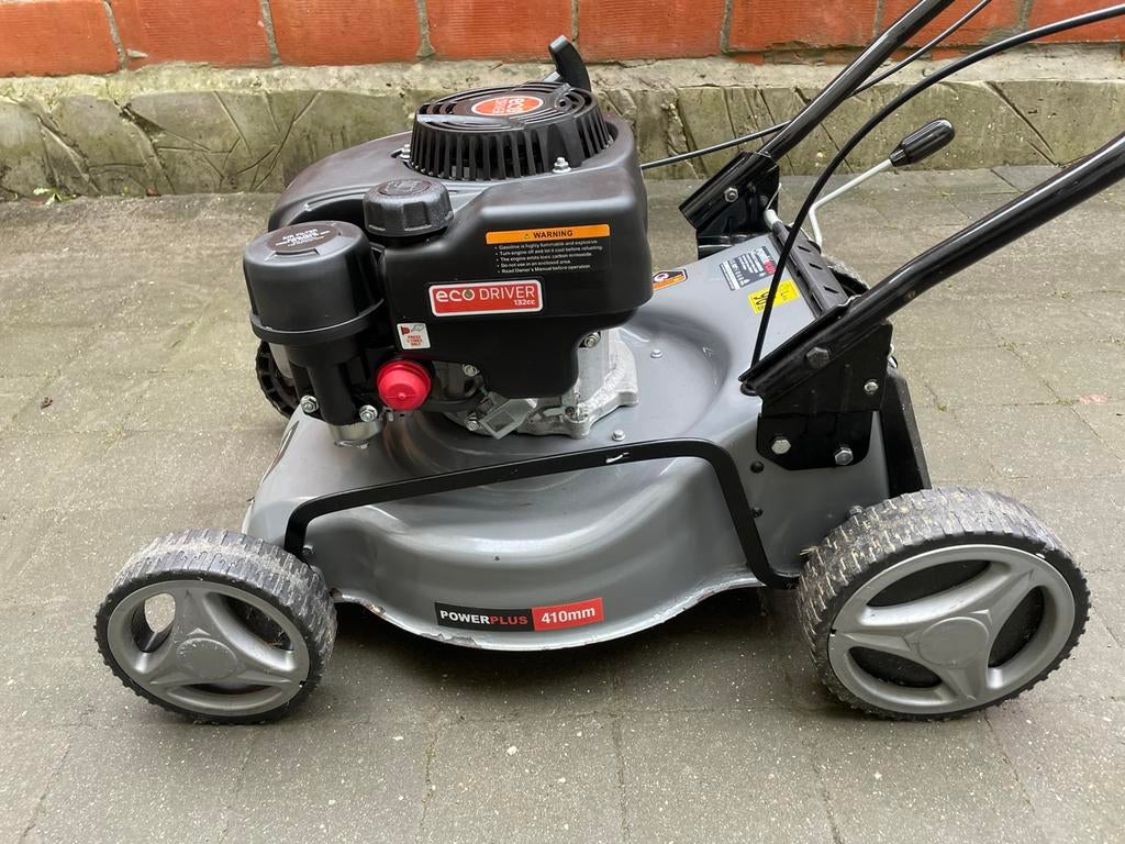 Powerplus zelftrekkende benzine grasmaaier 132cc – 410mm, Tuin en Terras, Ophalen, Zo goed als nieuw, Benzine-grasmaaier, Mulchfunctie