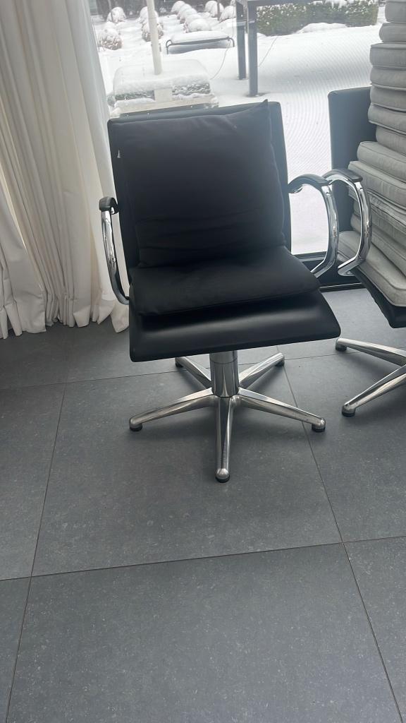 Kappersstoelen, Huis en Inrichting, Ophalen, Zo goed als nieuw, Zwart, Vijf, Zes of meer stoelen