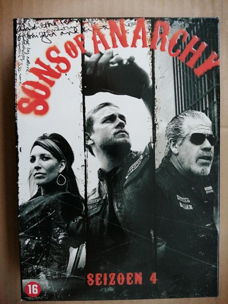 Coffret DVD de la série télévisée Sons of Anarchy Saison 4, Coffret, Comme neuf, À partir de 16 ans, Action et Aventure