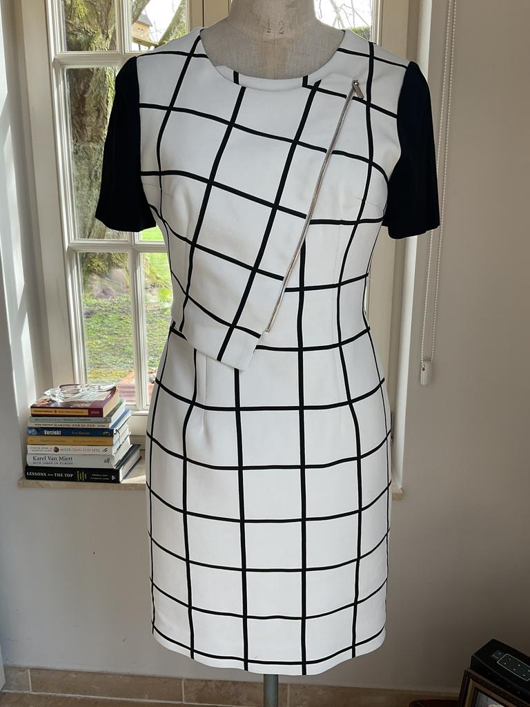 robe Karen Millen, taille 38, Enlèvement ou Envoi, Taille 38/40 (M), Noir