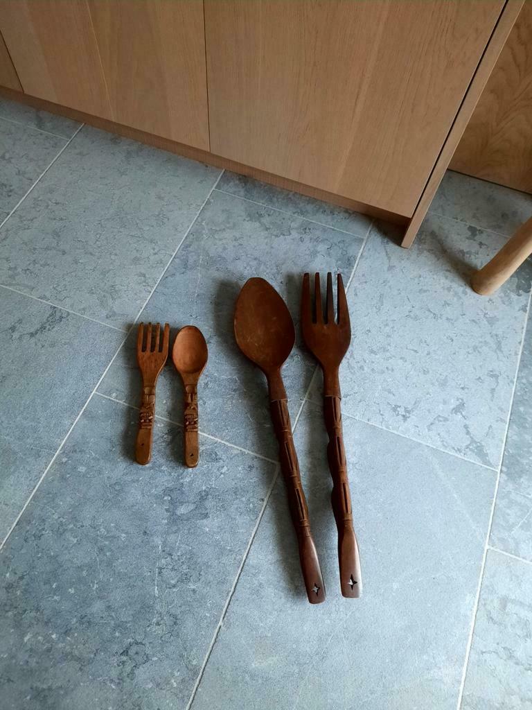 Decoratieve bestekset van hout. Antiek, Ophalen