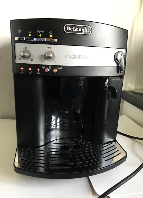 Koffie- espresso  DeLonghi 3000.B Magnifica🤗☕☕💑🤗, Stoompijpje, 10 kopjes of meer, Ophalen of Verzenden, Zo goed als nieuw