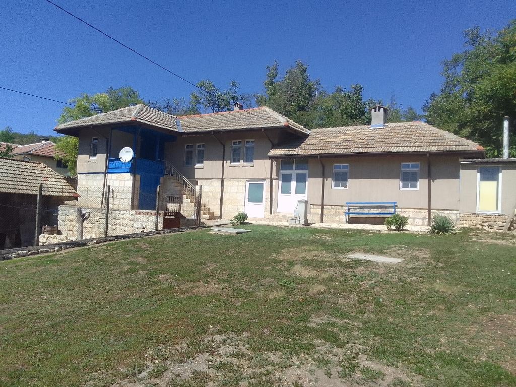 Bulgarije gerenoveerde woning, Immo, Dorp, 3 kamers, Verkoop zonder makelaar, Kostandenets, Razgrad