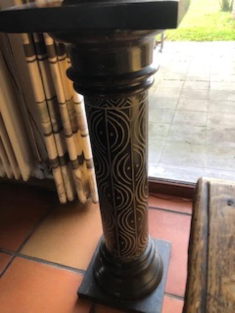 Zéér zware piédestal, uitgevoerd in natuursteen., Ophalen, Gebruikt