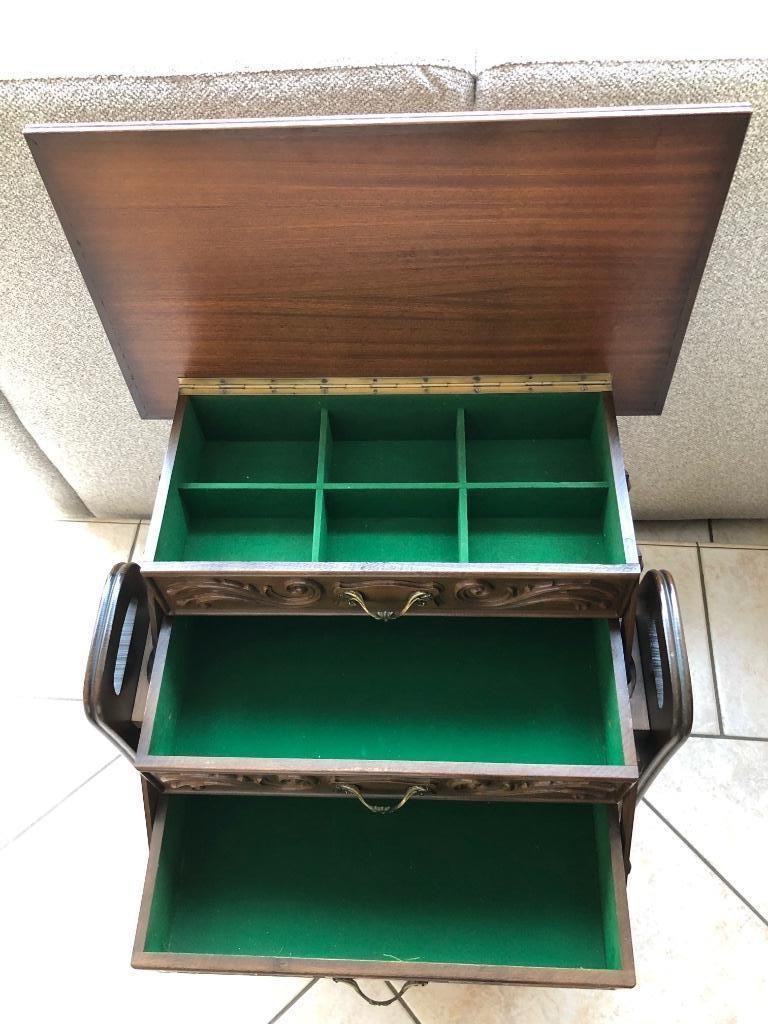 Vintage accessoires naaikast, Ophalen