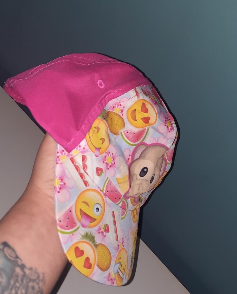 Kinder pet met emoji's, Ophalen of Verzenden, Zo goed als nieuw, Meisje, Pet