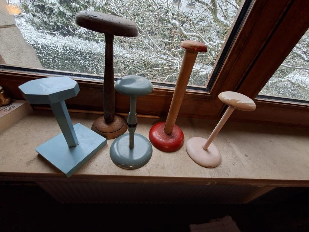 Lot de 5 supports à chapeaux anciens, Enlèvement, Utilisé