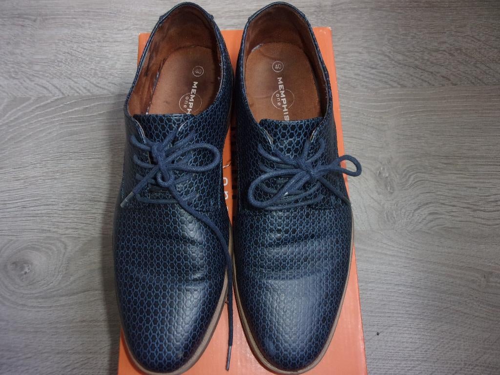 Een paar heren schoenen. Maat 40, Vêtements | Hommes, Chaussures, Enlèvement ou Envoi, Chaussures à lacets, Porté, Bleu