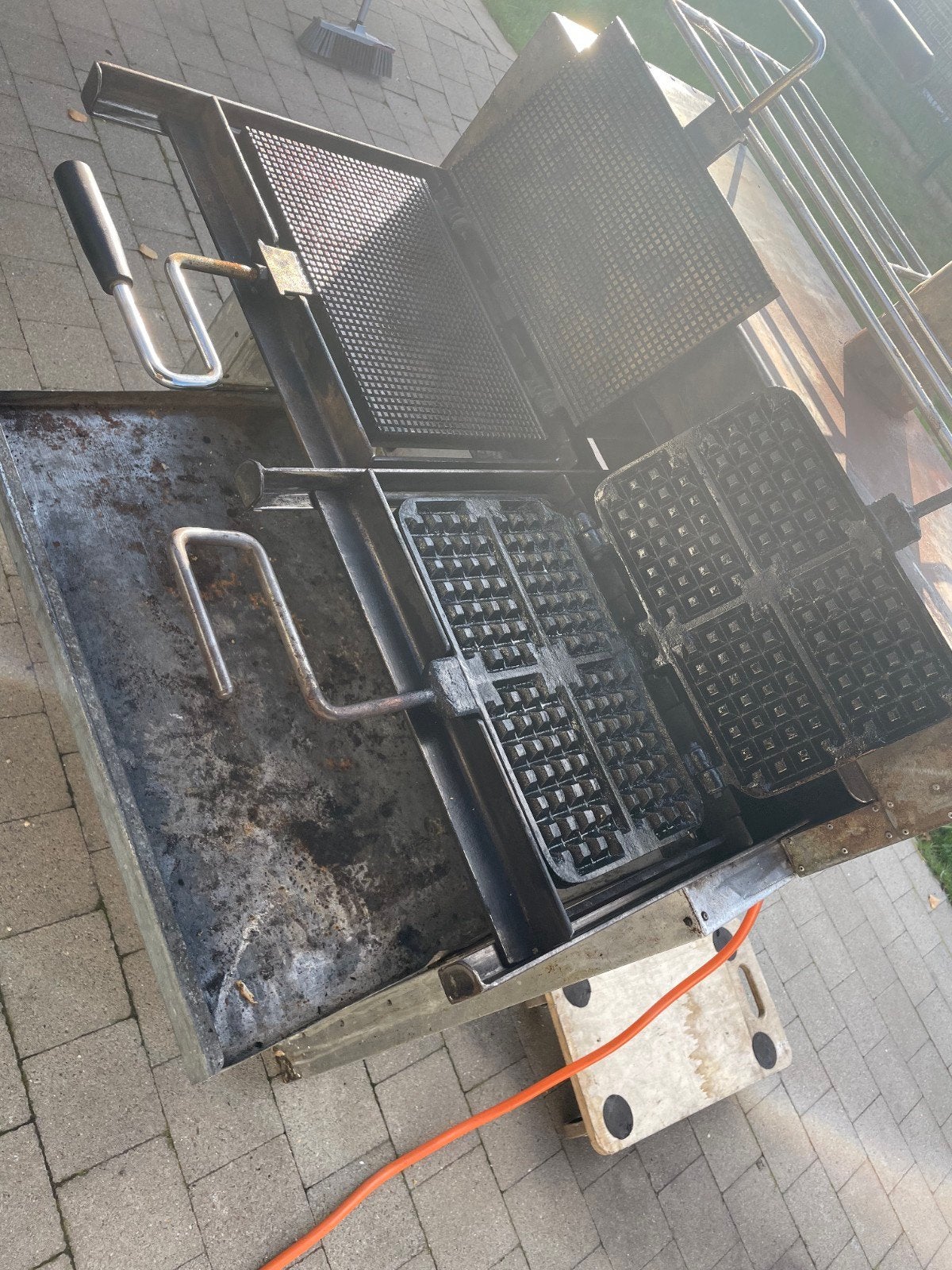 Wafelijzer op gas, Ophalen