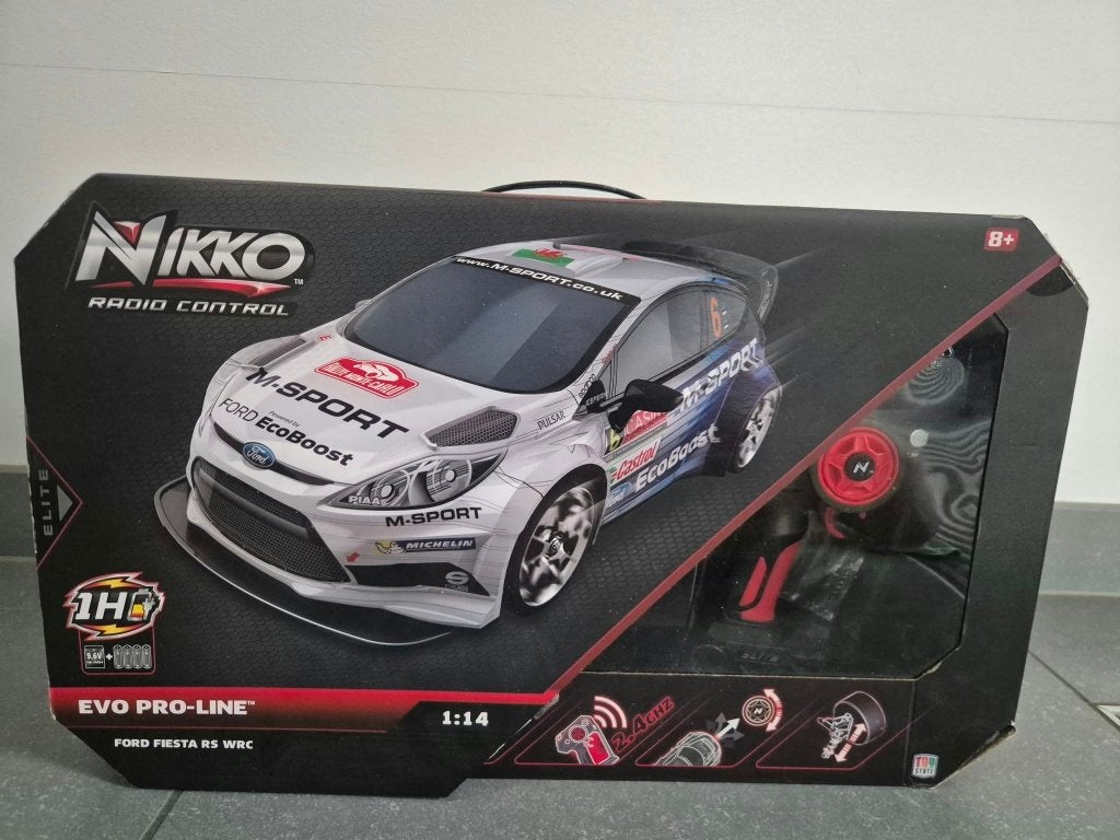 Nikko bestuurbare RC rally auto Ford Fiesta (Als nieuw), Ophalen of Verzenden, Zo goed als nieuw, Afstandsbediening