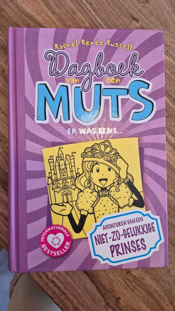 Dagboek van een muts - Er was eens..., Enlèvement ou Envoi, Rachel Renée Russell