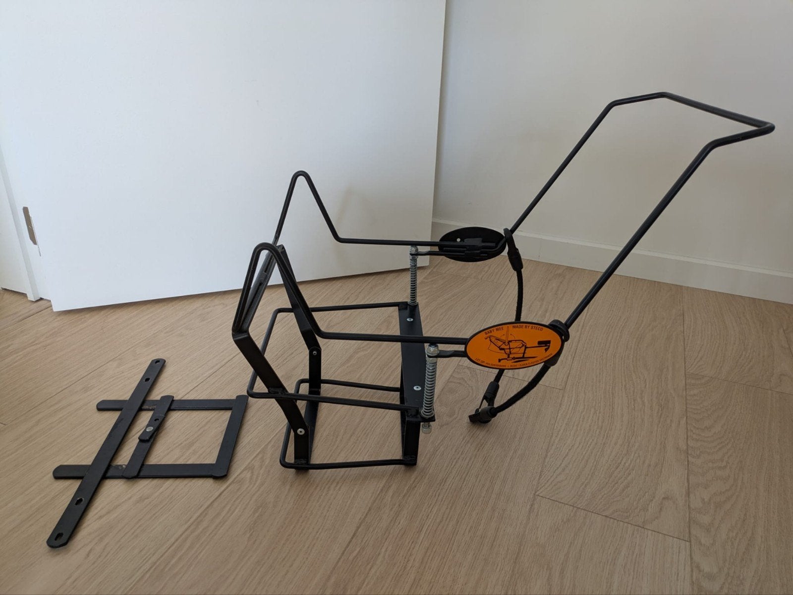 Steco Baby-Mee
: maxi cosi houder voor bakfiets, Fietsen en Brommers, Fietsaccessoires | Bagagedragers, Ophalen