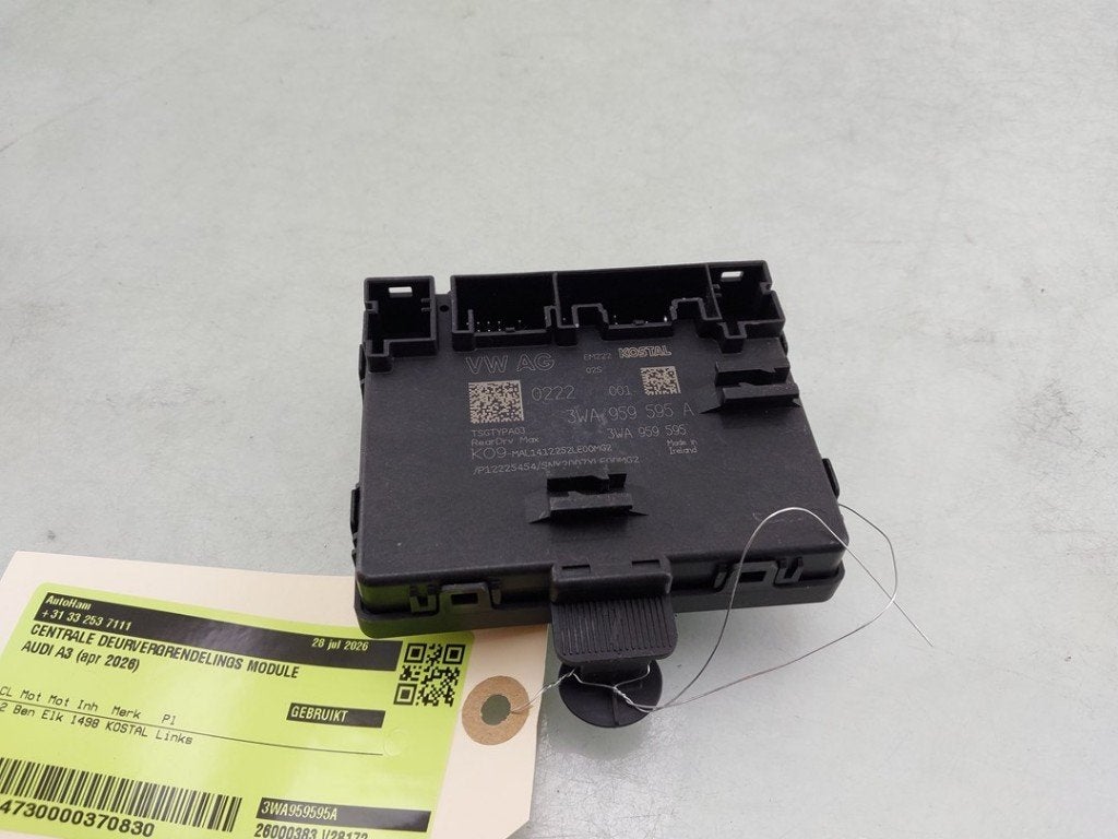 ORDINATEUR VEROUILLAGE CENTRALISE Audi A3 Sportback (8YA), Auto-Union-Straße  1,
85057  Ingolstadt, DE, Info@audi.de, Audi, Utilisé