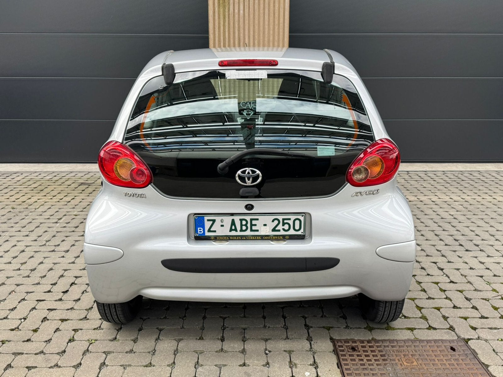 TOYOTA AYGO / 1.0 BENZINE / AUTOMATIC / GARANTIE, Auto's, Toyota, 4 zetels, Stof, 50 kW, Bedrijf