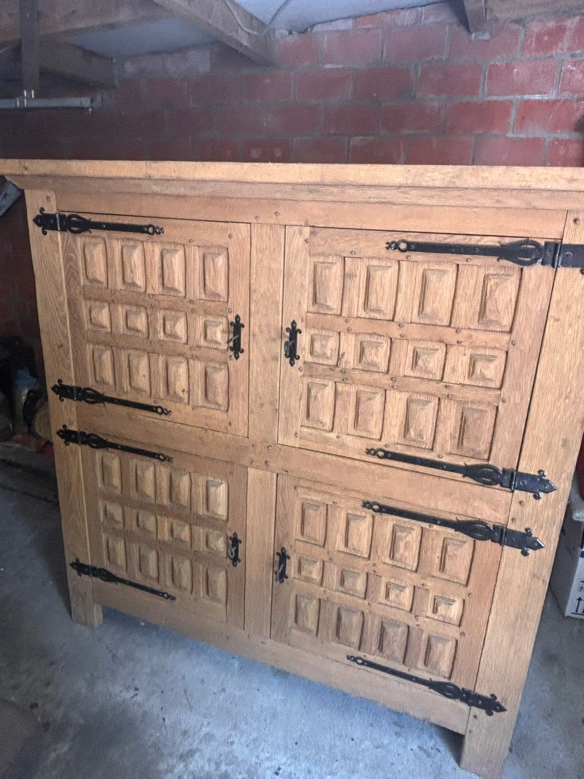 Te koop: Prachtige massief eiken Spaanse/Hacienda kast, Ophalen, Zo goed als nieuw
