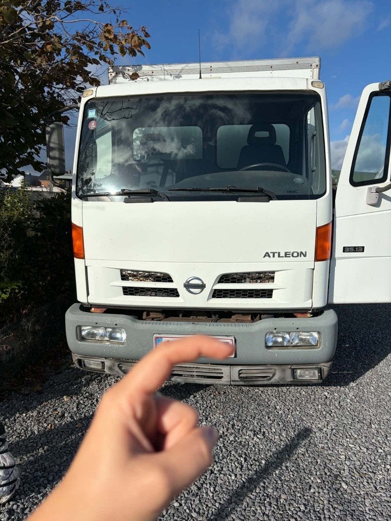 Nissan Atleon-vrachtwagen, Auto's, Overige merken, Zwart, Wit, Particulier