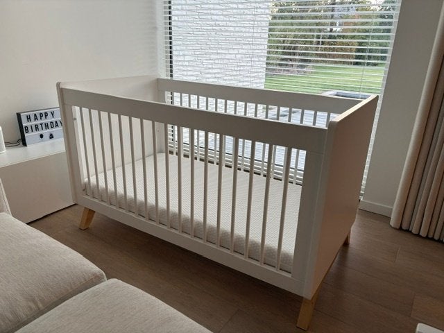 Kinderbed 70 x 140 cm BOPITA LYNN, Kinderen en Baby's, Ophalen, 70 tot 85 cm, 140 tot 160 cm, Zo goed als nieuw