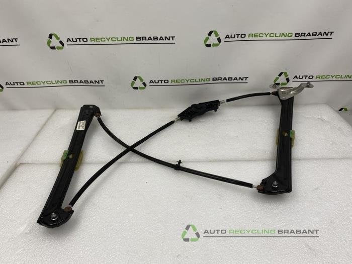 Mécanique vitre 4portes avant gauche d'un Volkswagen Golf, Autos : Pièces & Accessoires, -, 3 mois de garantie, Utilisé, -