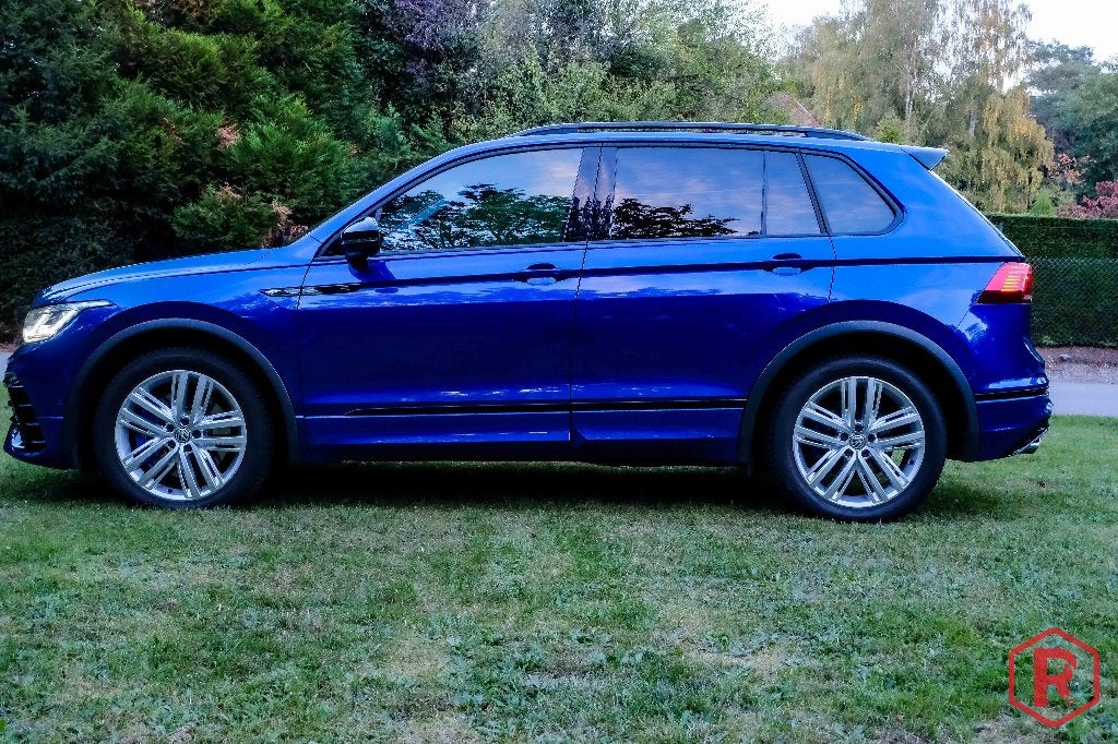 Volkswagen Tiguan R 320pk Lichte vracht HarmanKardon, Auto's, Automaat, Dealer onderhouden, Stof, Euro 6