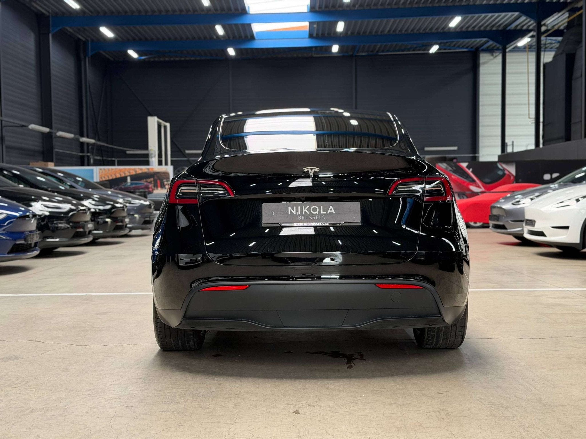 Tesla Model Y REAR WHEEL DRIVE - FULL BLACK - AUTOPILOT ACTI, Autos, Cuir, 299 ch, Achat, Entreprise