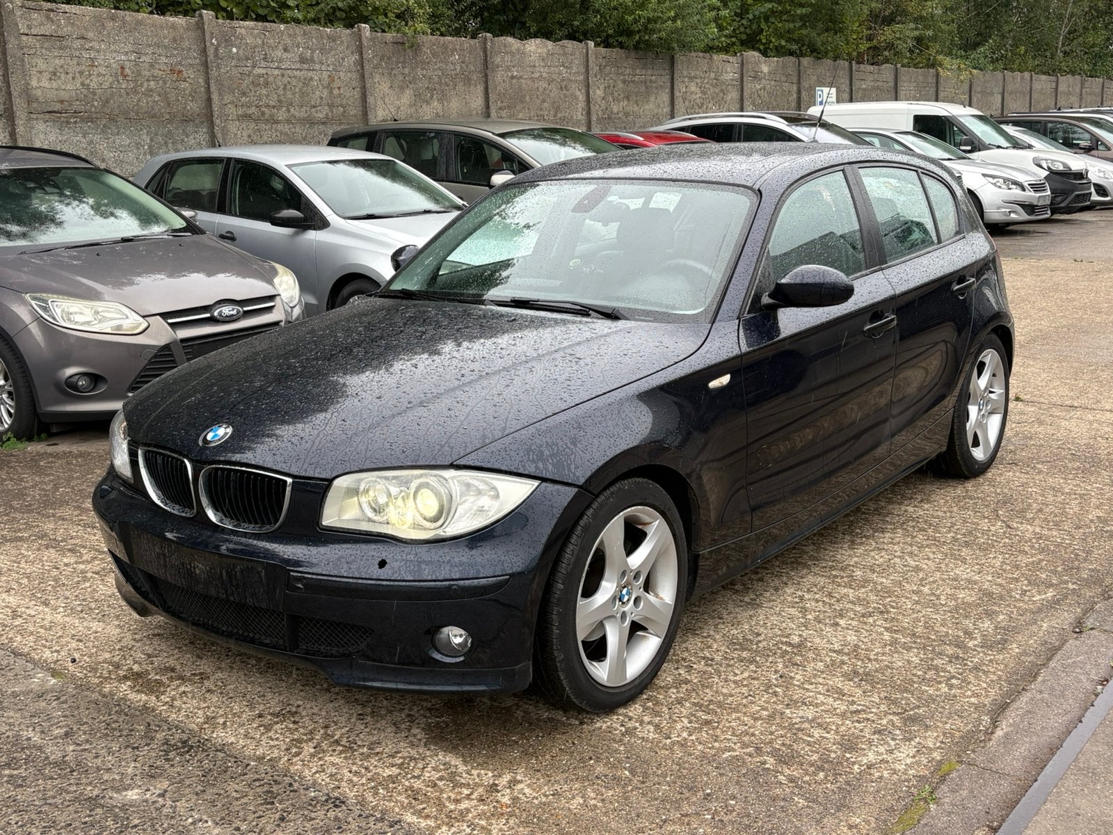 BMW 118d 2.0 DIESEL TOIT OUVRANT, Autos, Cuir, Boîte manuelle, Noir, 5 portes