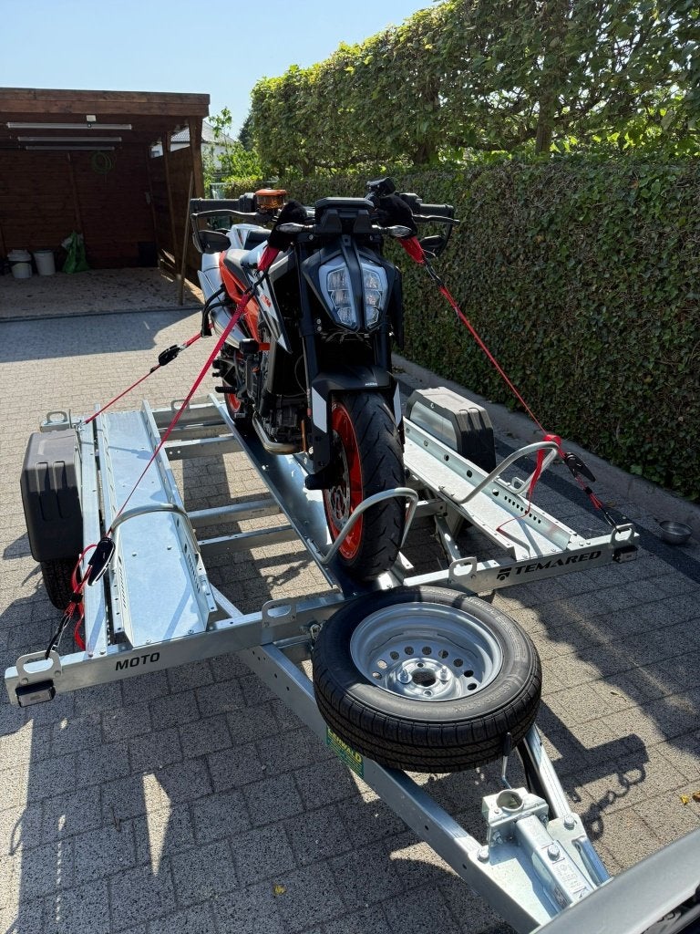 Te huur mototrailer 1 of 2 moto omgev. Tongeren-Hasselt, Ophalen, Zo goed als nieuw