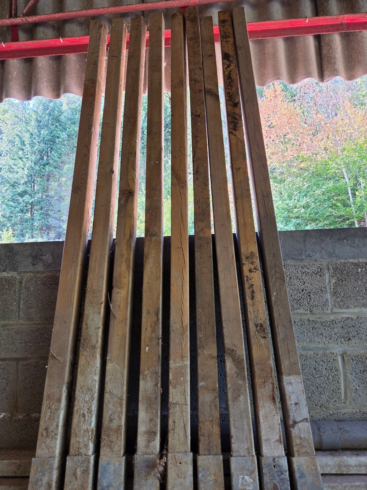 9 poteaux carrés en bois 210cm, Enlèvement, Poteaux