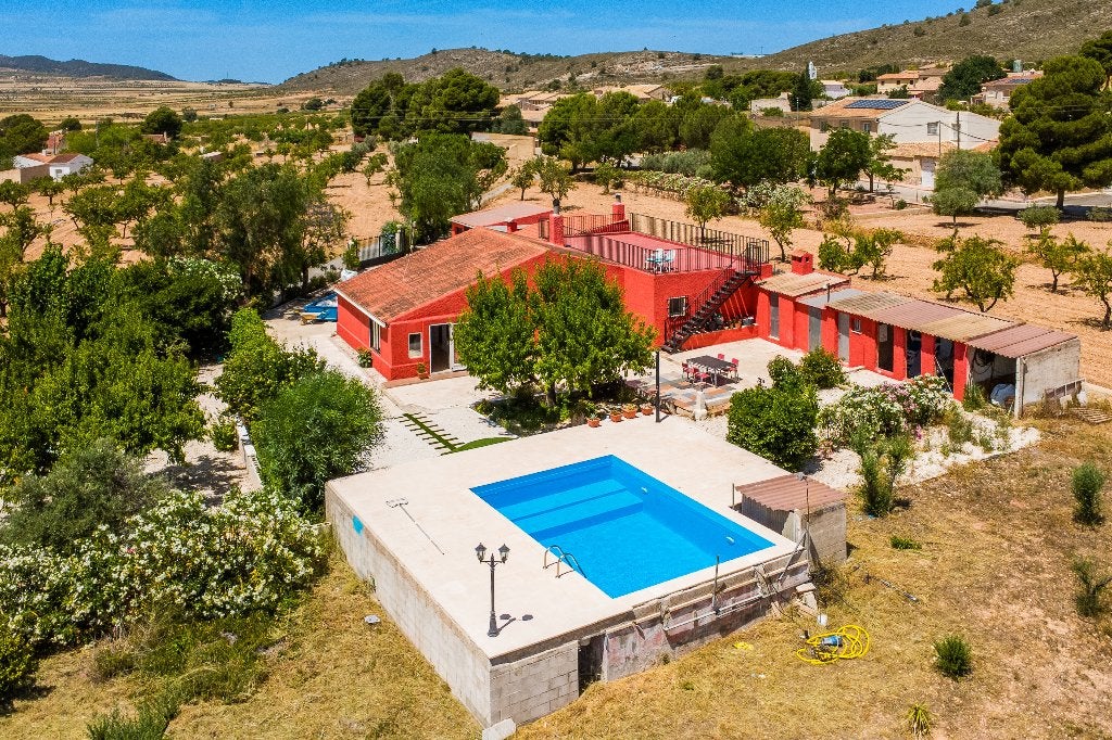 CCP848 - Villa met zwembad & garage in Pinoso, Immo, Buitenland, Spanje, Woonhuis, Landelijk